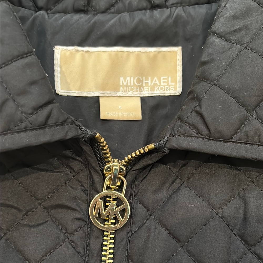Michael Kors Women’s Black Quilted Puffer Jacket with Gold Zipper. Size Small - Picture 2 of 5